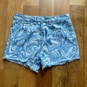 rue 21 jean shorts w/ white swirl